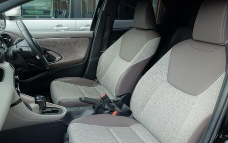 Toyota Yaris, 2022 год, 1 153 000 рублей, 13 фотография
