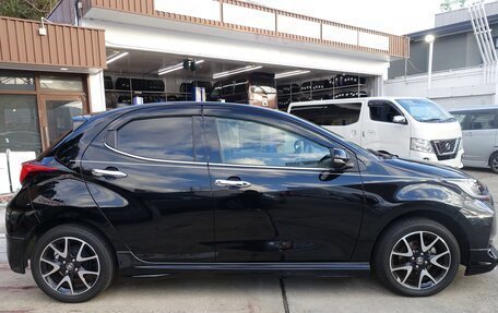 Toyota Yaris, 2022 год, 1 153 000 рублей, 4 фотография
