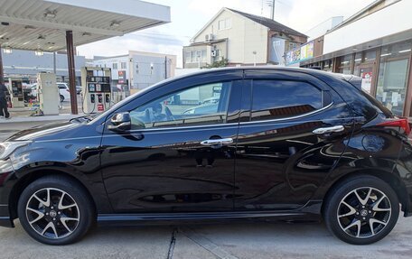 Toyota Yaris, 2022 год, 1 153 000 рублей, 8 фотография