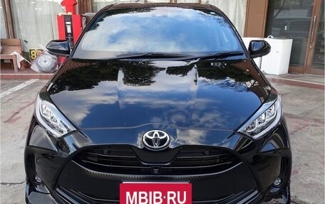 Toyota Yaris, 2022 год, 1 153 000 рублей, 2 фотография