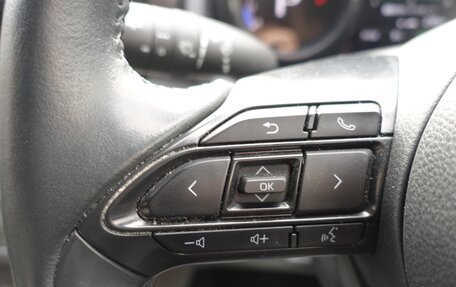 Toyota Yaris, 2022 год, 1 153 000 рублей, 34 фотография