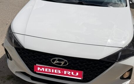 Hyundai Solaris II рестайлинг, 2021 год, 1 550 000 рублей, 2 фотография
