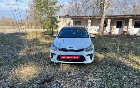 KIA Rio IV, 2018 год, 1 000 000 рублей, 5 фотография