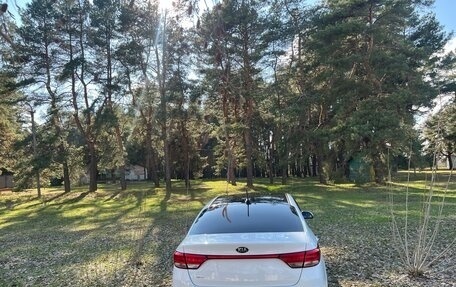 KIA Rio IV, 2018 год, 1 000 000 рублей, 2 фотография