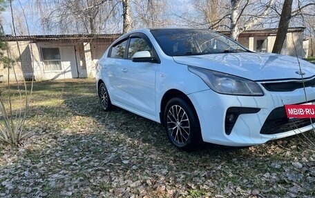 KIA Rio IV, 2018 год, 1 000 000 рублей, 4 фотография