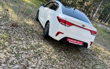 KIA Rio IV, 2018 год, 1 000 000 рублей, 7 фотография