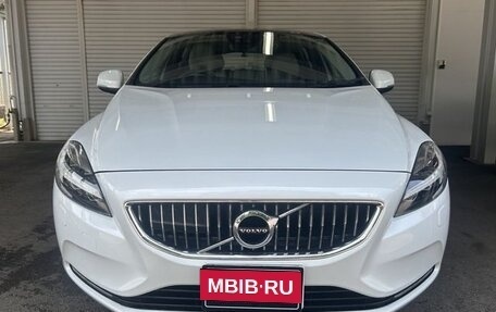 Volvo V40 II рестайлинг, 2019 год, 1 300 000 рублей, 3 фотография