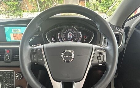 Volvo V40 II рестайлинг, 2019 год, 1 300 000 рублей, 13 фотография