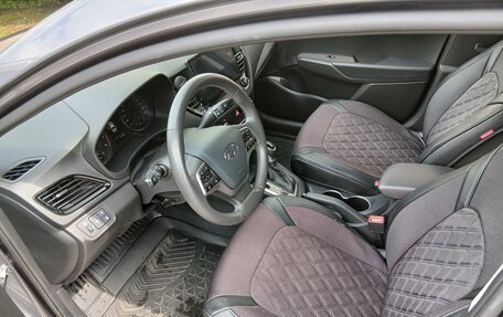 Hyundai Solaris II рестайлинг, 2021 год, 1 780 000 рублей, 5 фотография