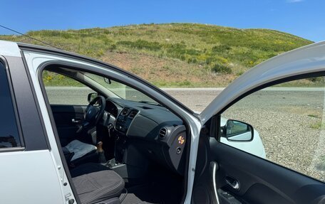 Renault Logan II, 2014 год, 450 000 рублей, 5 фотография