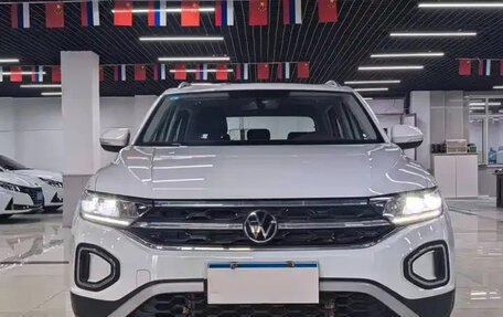 Volkswagen T-Roc I, 2023 год, 1 678 000 рублей, 4 фотография