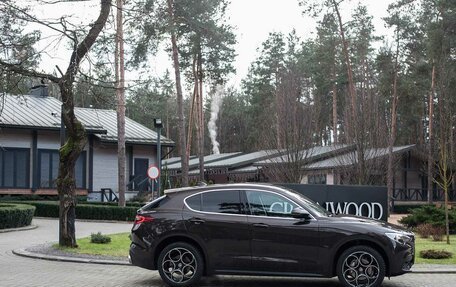 Alfa Romeo Stelvio, 2017 год, 3 570 000 рублей, 4 фотография