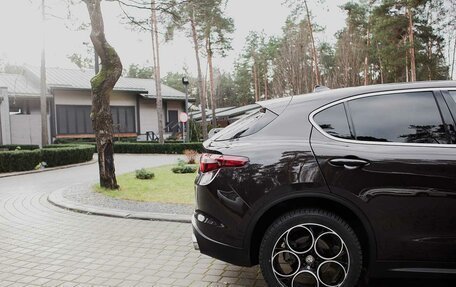 Alfa Romeo Stelvio, 2017 год, 3 570 000 рублей, 3 фотография