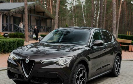 Alfa Romeo Stelvio, 2017 год, 3 570 000 рублей, 6 фотография