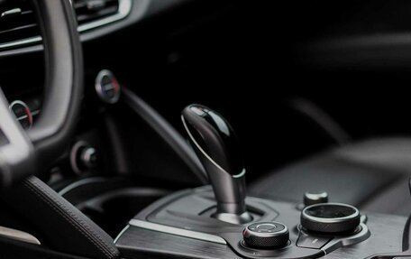 Alfa Romeo Stelvio, 2017 год, 3 570 000 рублей, 8 фотография