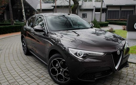 Alfa Romeo Stelvio, 2017 год, 3 570 000 рублей, 20 фотография
