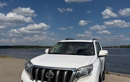 Toyota Land Cruiser Prado 150 рестайлинг 2, 2014 год, 3 500 000 рублей, 1 фотография