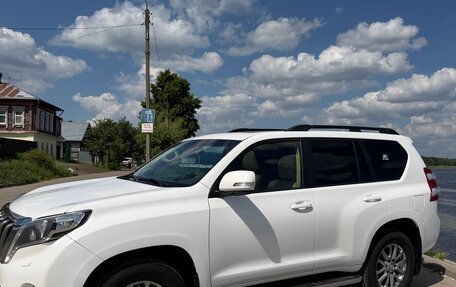Toyota Land Cruiser Prado 150 рестайлинг 2, 2014 год, 3 500 000 рублей, 2 фотография