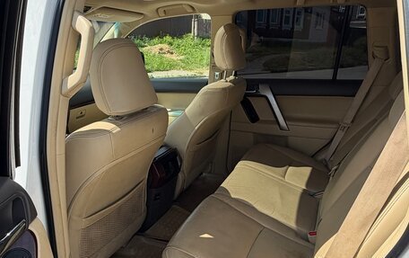 Toyota Land Cruiser Prado 150 рестайлинг 2, 2014 год, 3 500 000 рублей, 18 фотография