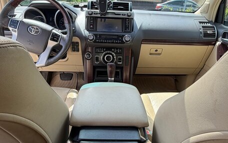 Toyota Land Cruiser Prado 150 рестайлинг 2, 2014 год, 3 500 000 рублей, 16 фотография