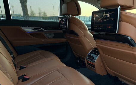 BMW 7 серия, 2019 год, 4 289 000 рублей, 23 фотография