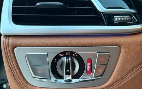 BMW 7 серия, 2019 год, 4 289 000 рублей, 24 фотография
