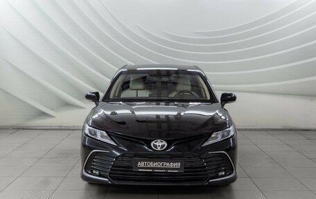 Toyota Camry, 2021 год, 3 250 000 рублей, 2 фотография