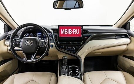 Toyota Camry, 2021 год, 3 250 000 рублей, 13 фотография