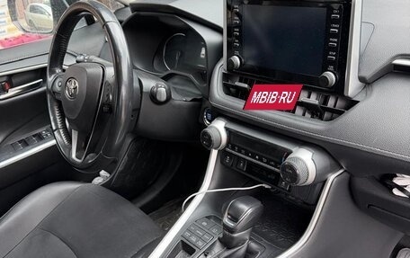 Toyota RAV4, 2020 год, 3 150 000 рублей, 6 фотография