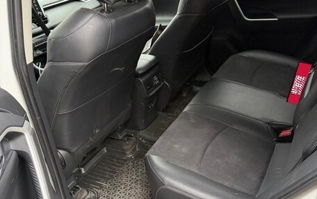 Toyota RAV4, 2020 год, 3 150 000 рублей, 10 фотография