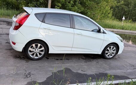 Hyundai Solaris II рестайлинг, 2011 год, 585 000 рублей, 3 фотография
