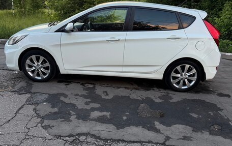 Hyundai Solaris II рестайлинг, 2011 год, 585 000 рублей, 7 фотография