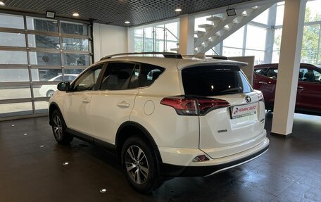 Toyota RAV4, 2017 год, 2 625 000 рублей, 5 фотография