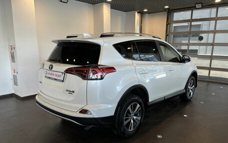 Toyota RAV4, 2017 год, 2 625 000 рублей, 3 фотография