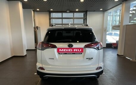 Toyota RAV4, 2017 год, 2 625 000 рублей, 4 фотография