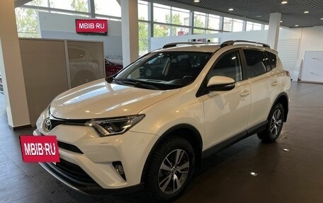 Toyota RAV4, 2017 год, 2 625 000 рублей, 7 фотография
