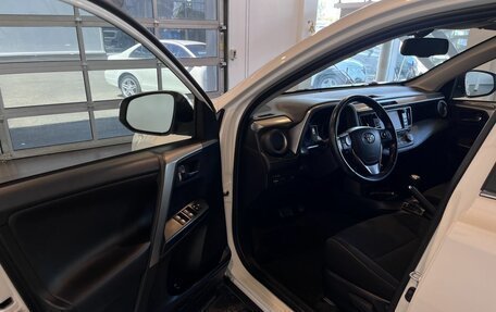 Toyota RAV4, 2017 год, 2 625 000 рублей, 21 фотография