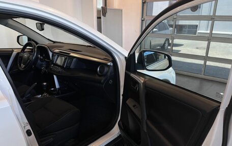 Toyota RAV4, 2017 год, 2 625 000 рублей, 27 фотография