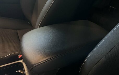 Toyota RAV4, 2017 год, 2 625 000 рублей, 33 фотография