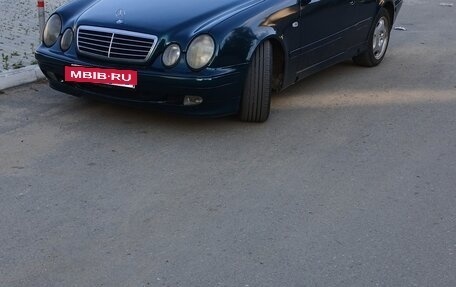 Mercedes-Benz CLK-Класс, 1998 год, 650 000 рублей, 2 фотография