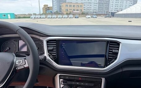 Volkswagen T-Roc I, 2022 год, 1 900 000 рублей, 10 фотография