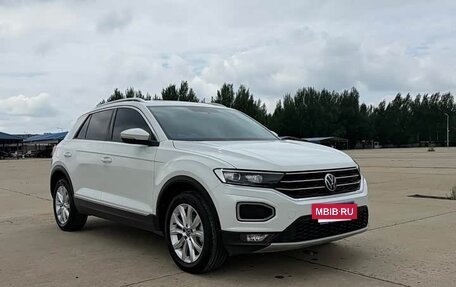 Volkswagen T-Roc I, 2022 год, 1 900 000 рублей, 3 фотография