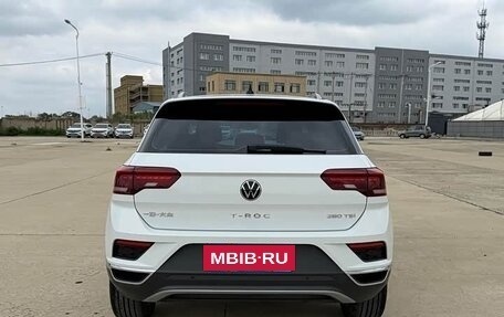 Volkswagen T-Roc I, 2022 год, 1 900 000 рублей, 6 фотография