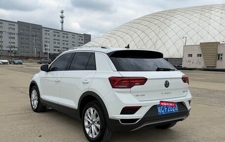 Volkswagen T-Roc I, 2022 год, 1 900 000 рублей, 5 фотография