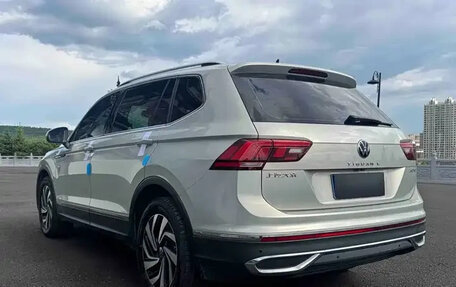 Volkswagen Tiguan II, 2023 год, 2 300 100 рублей, 4 фотография