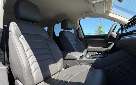 Volkswagen Touareg III, 2018 год, 5 200 000 рублей, 3 фотография