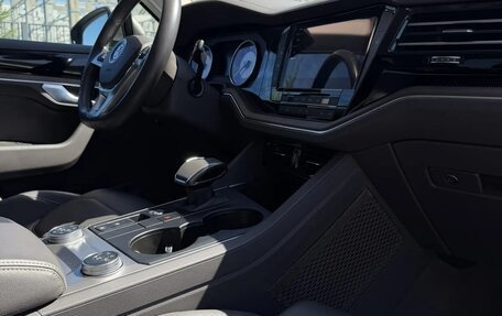 Volkswagen Touareg III, 2018 год, 5 200 000 рублей, 4 фотография