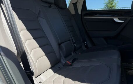 Volkswagen Touareg III, 2018 год, 5 200 000 рублей, 11 фотография