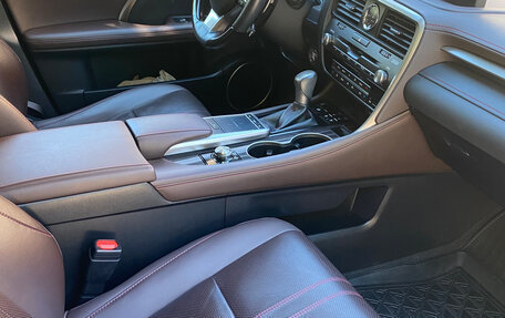 Lexus RX IV рестайлинг, 2019 год, 5 000 000 рублей, 10 фотография