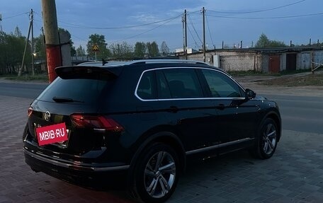 Volkswagen Tiguan II, 2018 год, 2 650 000 рублей, 2 фотография